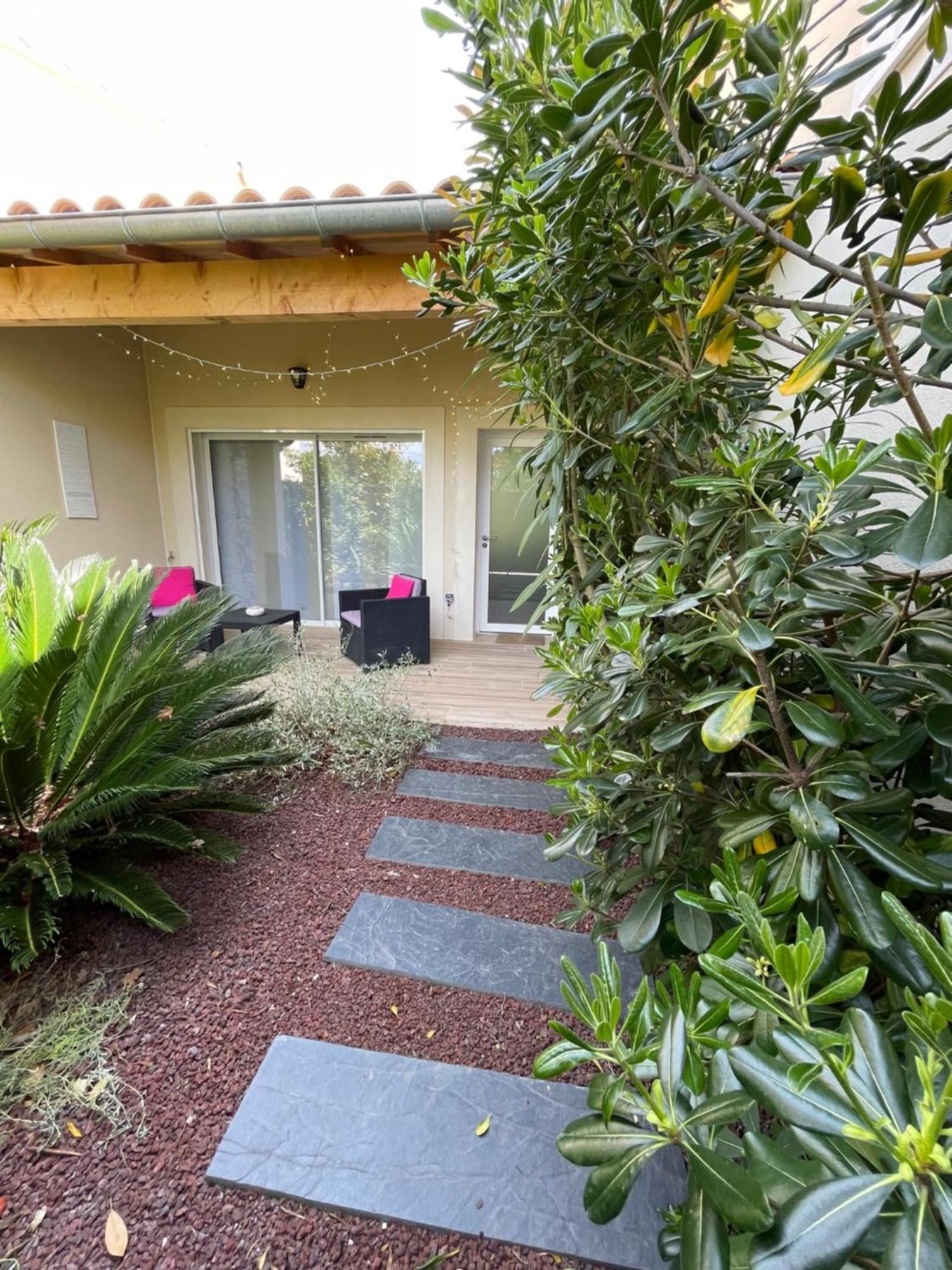 Les Jardins Du Castelas - Piscines, Jardins Et Spas Privatifs Uchaux Room photo