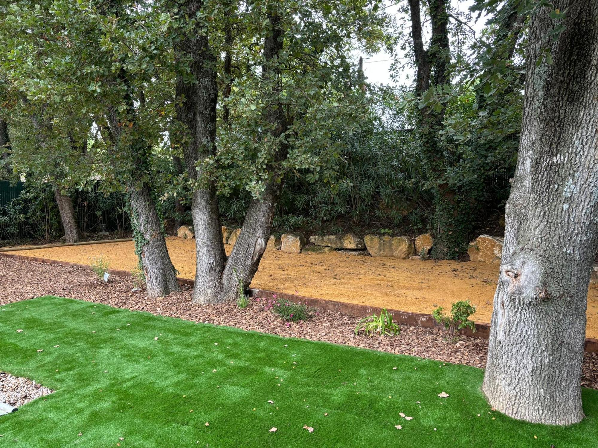 Les Jardins Du Castelas - Piscines, Jardins Et Spas Privatifs Uchaux Exterior photo