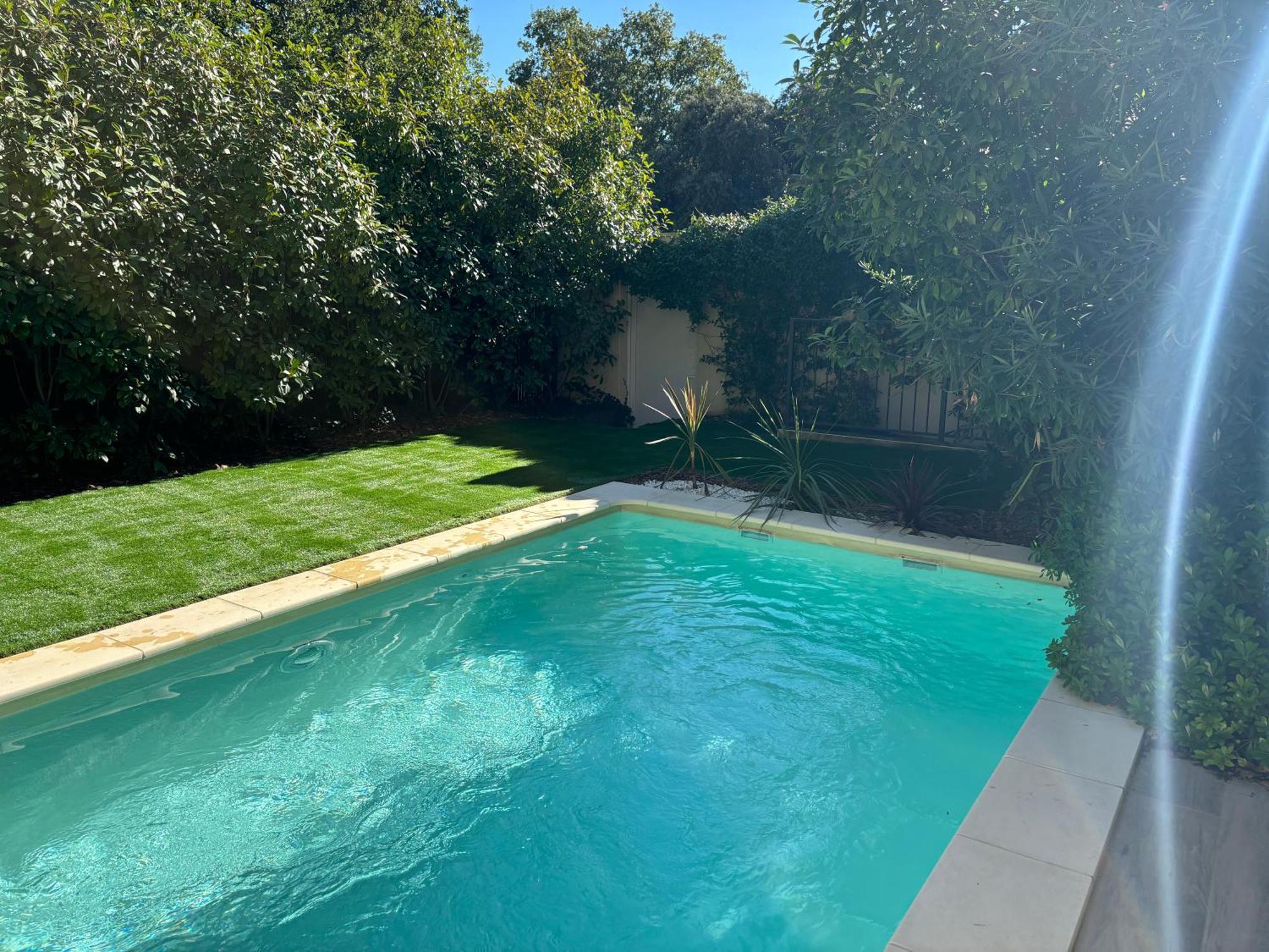 Les Jardins Du Castelas - Piscines, Jardins Et Spas Privatifs Uchaux Exterior photo