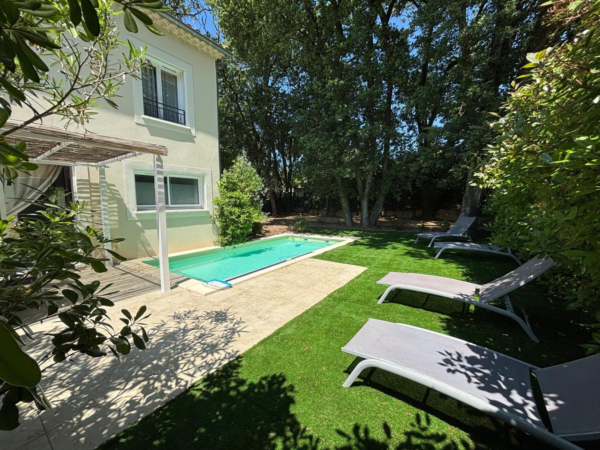Les Jardins Du Castelas - Piscines, Jardins Et Spas Privatifs Uchaux Exterior photo
